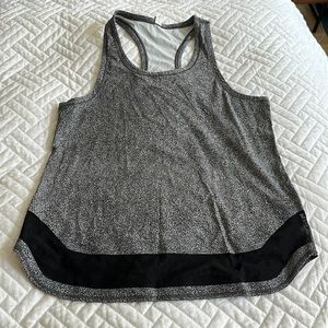 Lululemon smooth stride tank in sea spray alpine size 4 Iike new